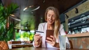 6 tips για διαδικτυακές πωλήσεις τα Χριστούγεννα του 2020